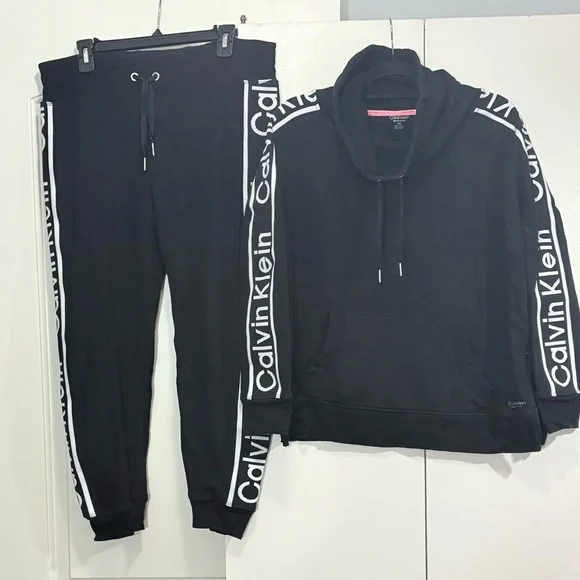 Calvin Klein Black Performance Jacket - Picture 2 of 10